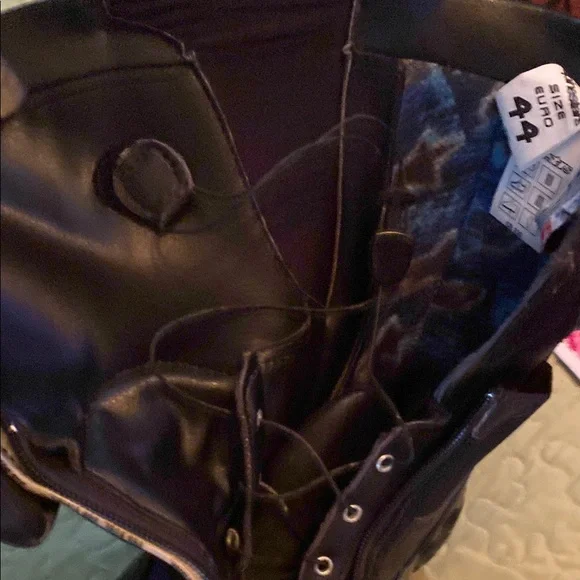 Alpinestars Black Motorcycle Boots - Picture 5 of 15